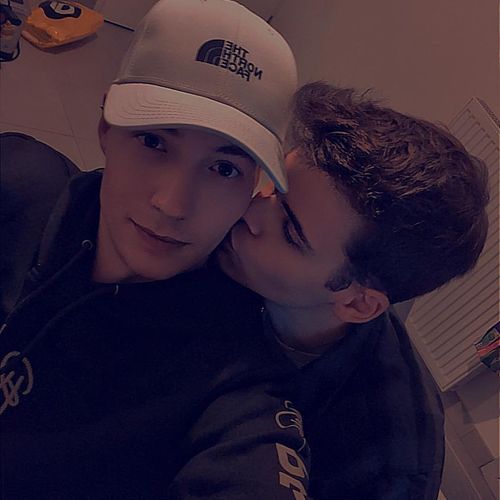 Couple_gay_sex MYM