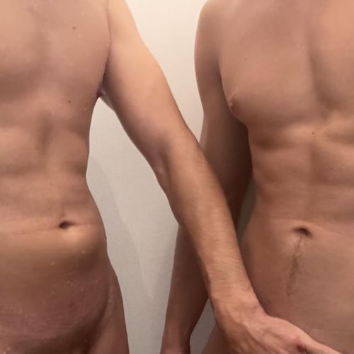 Gaycouplehot_ MYM