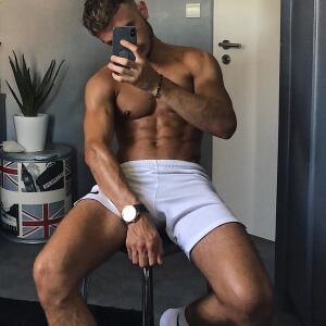 Arnoboy MYM