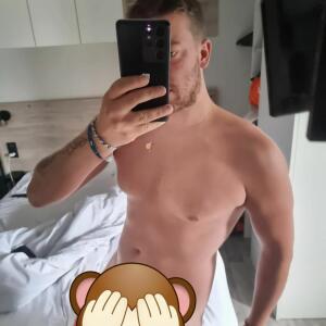Gaycouple27 MYM