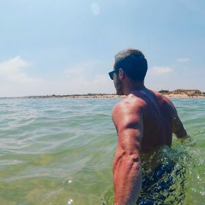 Jamestravelnude MYM